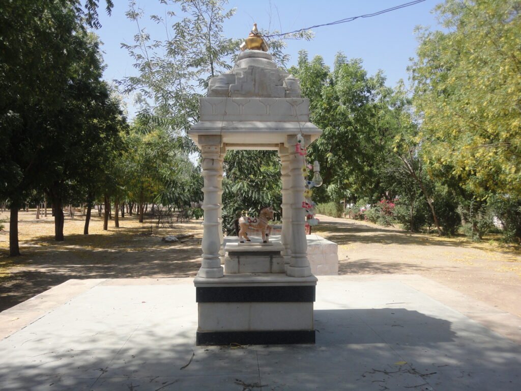 मुकुंद अश्व की समाधि